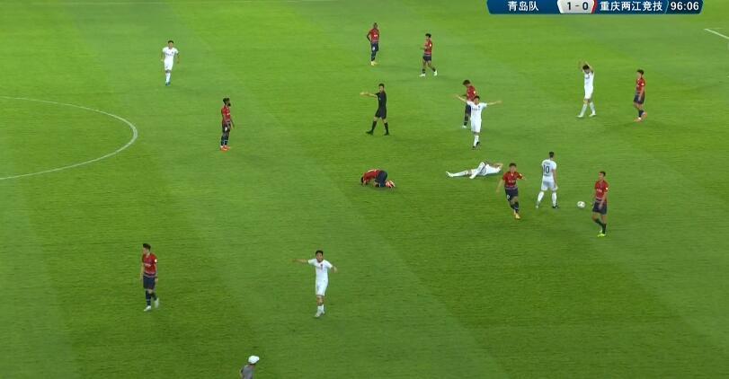  国际米兰争议判罚不断，VAR介入改判引争议  