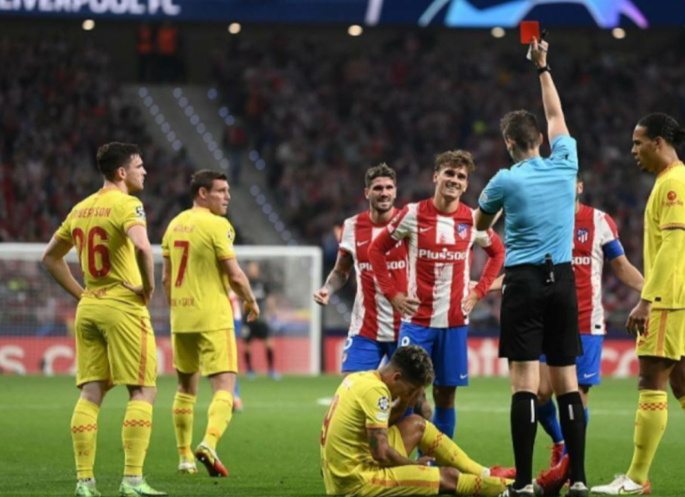  Tottenham争议红牌少打一人仍顽强战平曼联  