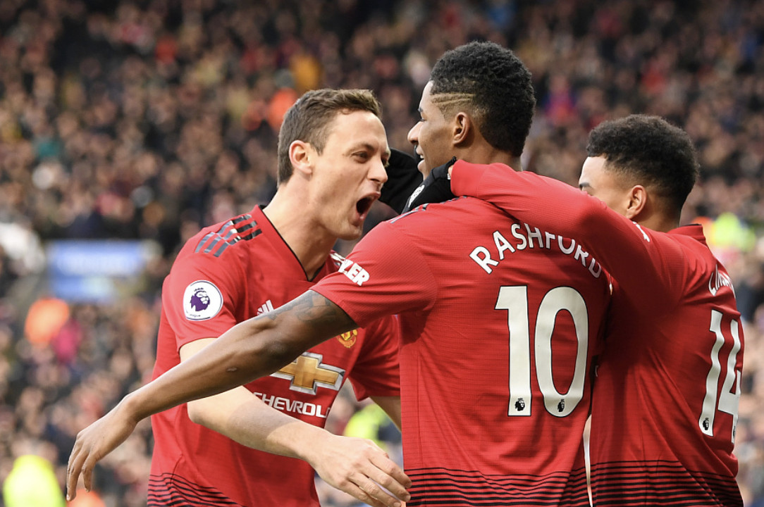  曼联拉什福德染红离场引发争议  