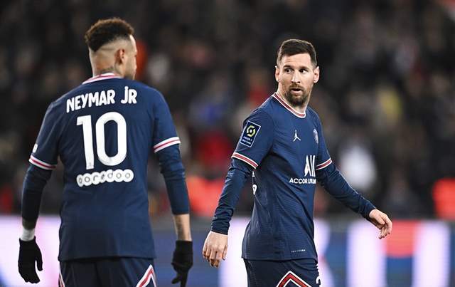  姆巴佩伤愈复出巴黎三球完胜对手  